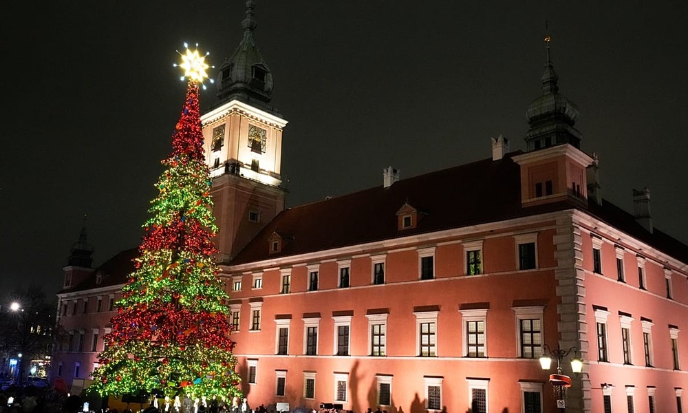 From Hearth to Hashtag: How Poland’s Holidays Are Changing in the Digital Age